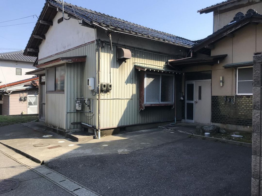 6DK Detached House for Sale in Komatsu, Ishikawa - Thumbnail 2