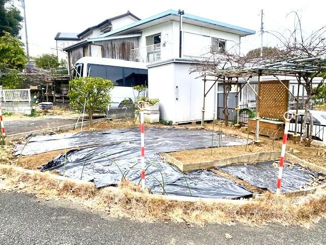 52 sqm Land Plot in Hayama, Kanagawa - Ideal for Garden or Parking - Thumbnail 2