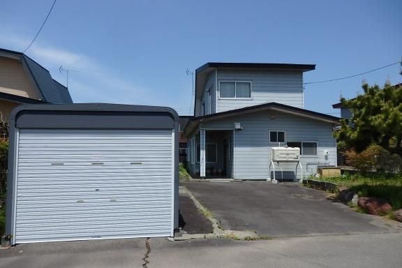 4LDK Detached House for Sale in Shinhidaka Town, Hokkaido - Thumbnail 2