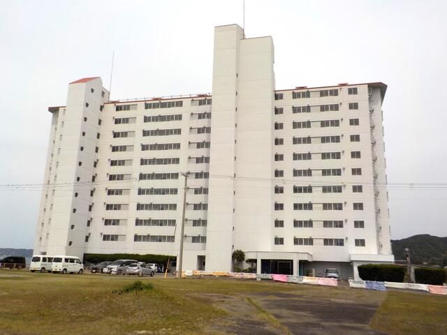 Renovated 1LDK Ocean View Apartment for Sale in Shirahama - Thumbnail 2