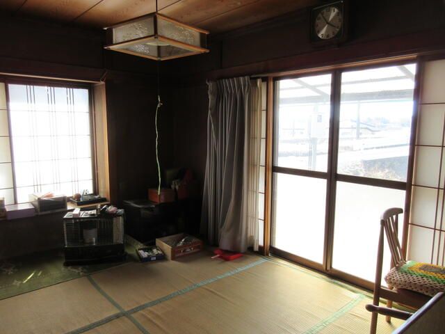 Spacious 618 sqm Countryside Home for Sale in Tatsuno, Nagano - Thumbnail 4