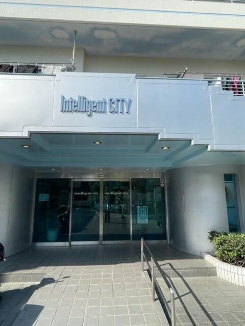 15th Floor 3LDK Apartment for Sale in Moriguchi, Osaka - Thumbnail 2