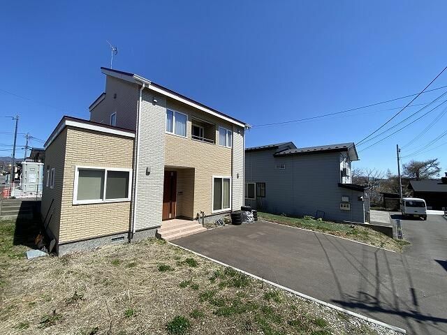 4LDK Detached House for Sale in Hakodate, Hokkaido - 2018 Build - Thumbnail 2
