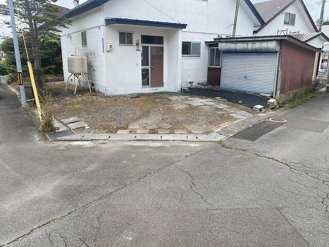 4LDK Corner Lot House for Sale in Hakodate's Takizawa-cho - Thumbnail 4