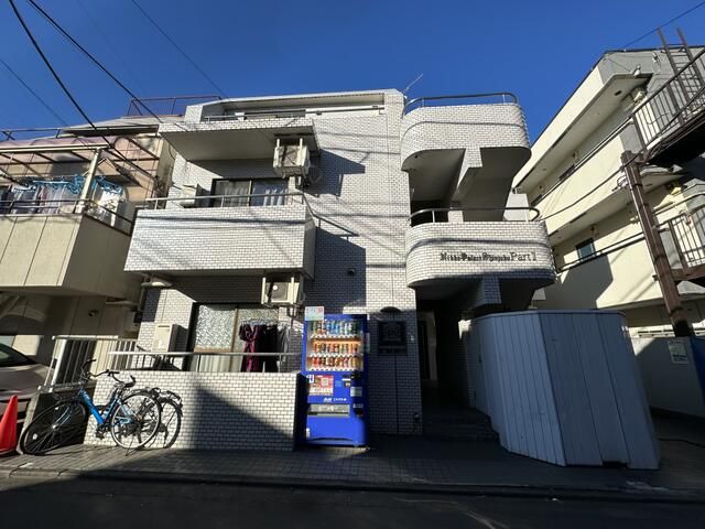 Shinjuku Studio Apartment for Sale with 5.86% Yield - Thumbnail 2