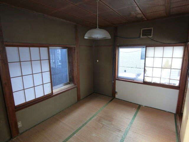 Compact 3DK House for Sale in Quiet Joetsu City Neighborhood - Thumbnail 4