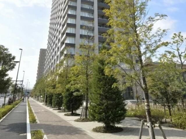 12F 2LDK Seismic-Isolation Tower Apartment in Koto, Tokyo - Thumbnail 4