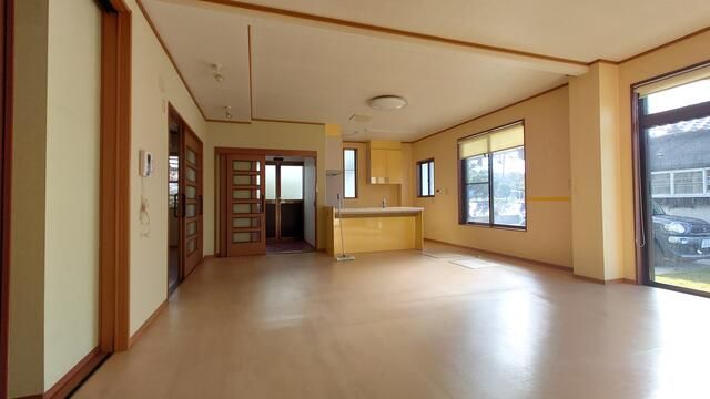 8SLDK Two-Generation House for Sale in Tokoname, Aichi - Thumbnail 3