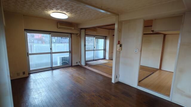 1LDK Apartment for Sale in Otsu, Shiga with Large Balcony - Thumbnail 2