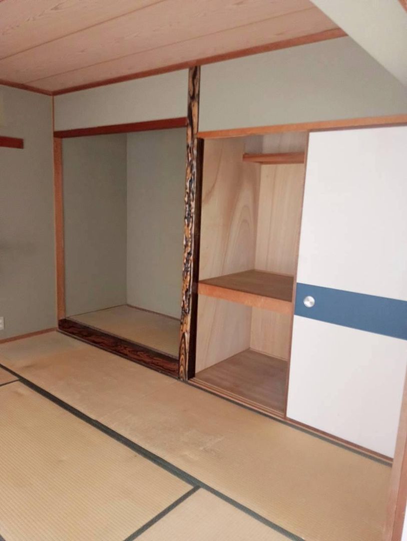 5DK Apartment for Sale in Sakai, Osaka with Dual Balconies - Thumbnail 4