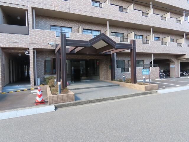 Rent South-Facing Studio in Niigata, 10 Min Bike to Station - Thumbnail 2