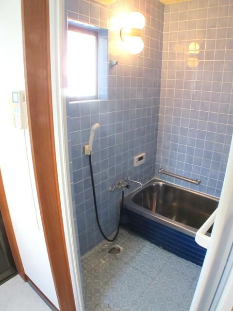 1931 Wooden House for Sale in Osaka with 11.5% Yield - Thumbnail 4