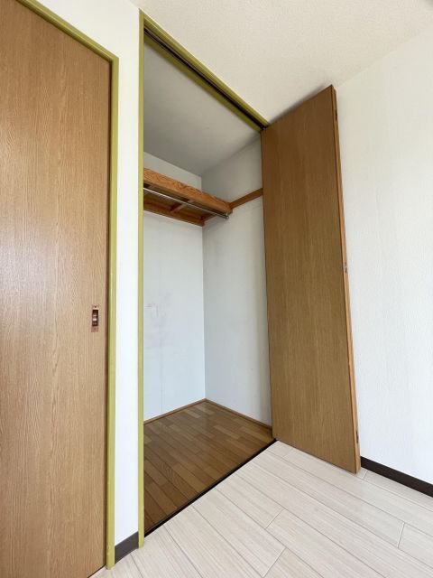 Affordable 1DK Apartment for Rent in Tosu, Saga - 25,000 Yen - Thumbnail 3