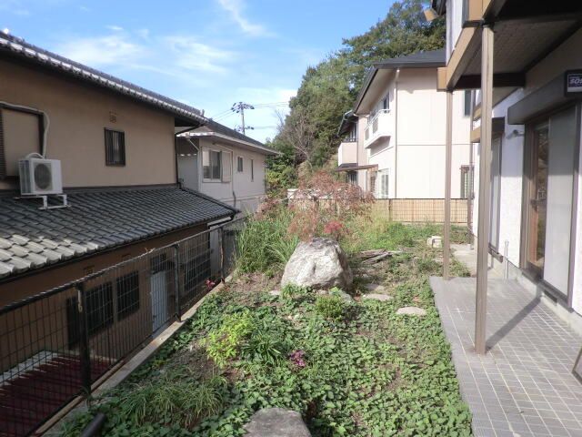5LDK Detached House with Garden for Sale in Ikeda, Osaka - Thumbnail 2