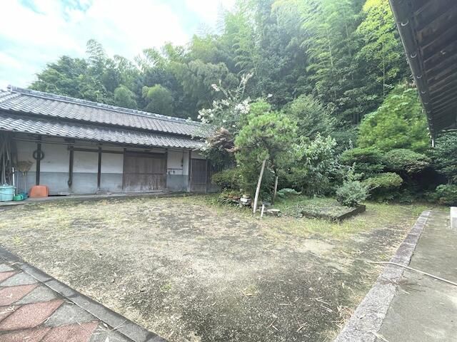 7-Bedroom Single-Story House for Sale in Shijonawate, Osaka - Thumbnail 4