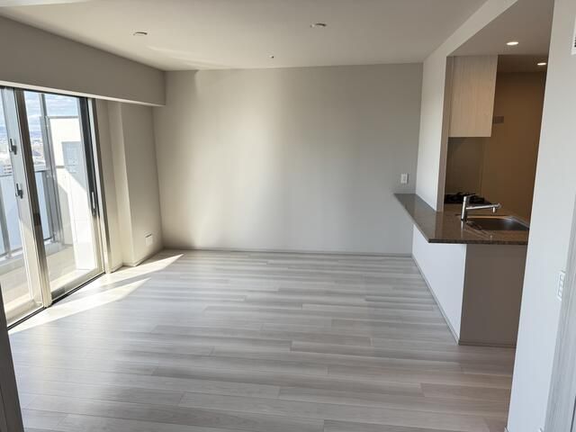 New 1SLDK Tower Condo in Osaka Umeda with Fireworks View - Thumbnail 2