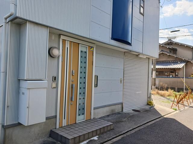 5-Bedroom Steel House for Sale in Osaka's Hirano Ward - Image 1