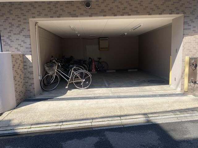 2LDK Apartment for Sale in Katsushika, Tokyo with Dual Balconies - Thumbnail 4