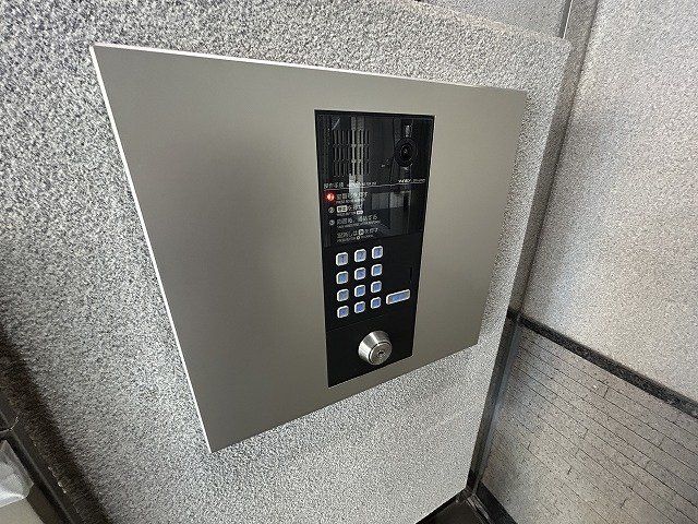 Renovated 3LDK Apartment for Sale in Nakahara-ku, Kawasaki - Thumbnail 4