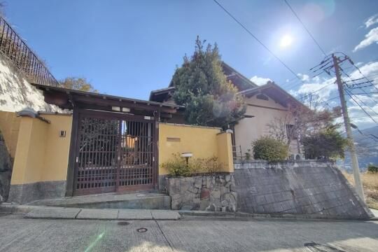 5SLDK Onsen Villa with Mountain Views in Yugawara, Kanagawa - Thumbnail 2