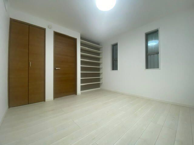 New 3LDK House for Sale in Yokohama Tsurumi, 3 Min Walk to Station - Thumbnail 3