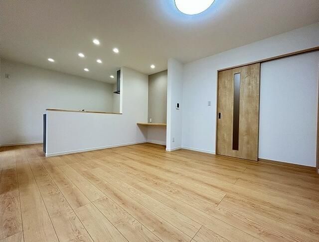 Resale 4LDK Detached House in Matsuyama, Ehime - Thumbnail 2
