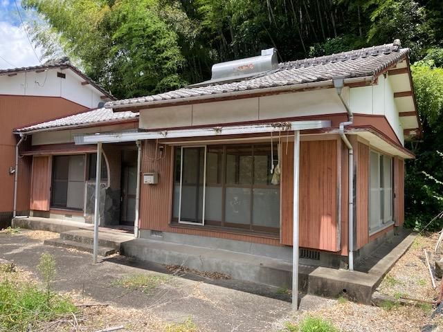 6DK House for Sale in Hyuga, Miyazaki - Spacious Land with Mountain Views - Thumbnail 3