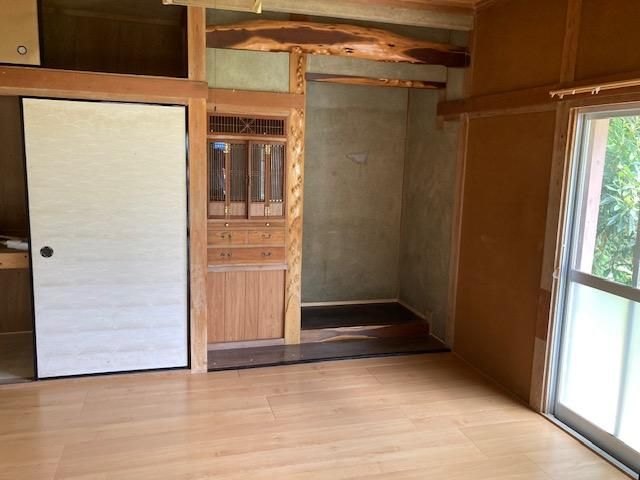 6DK House for Sale in Hyuga, Miyazaki - Spacious Land with Mountain Views - Thumbnail 4