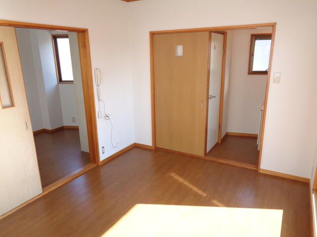 1DK Apartment for Rent in Kashiwara, Osaka - Zero Deposit & Key Money - Thumbnail 4