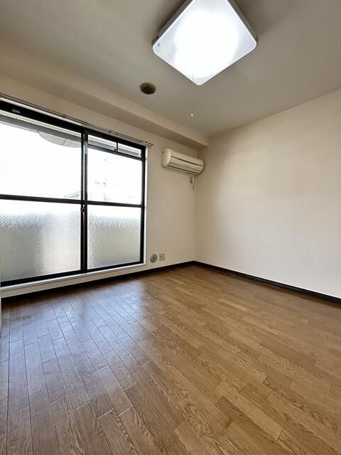 Wakayama City 1R Apartment for Rent - 22,500 Yen Near Wakayamashi Station - Thumbnail 2