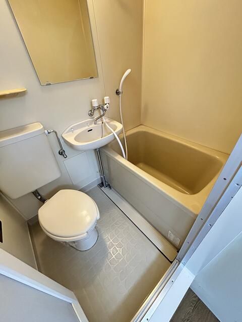 Wakayama City 1R Apartment for Rent - 22,500 Yen Near Wakayamashi Station - Thumbnail 4
