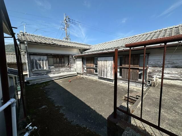 7DK House for Sale in Kamae, Saiki City, Oita - Thumbnail 3