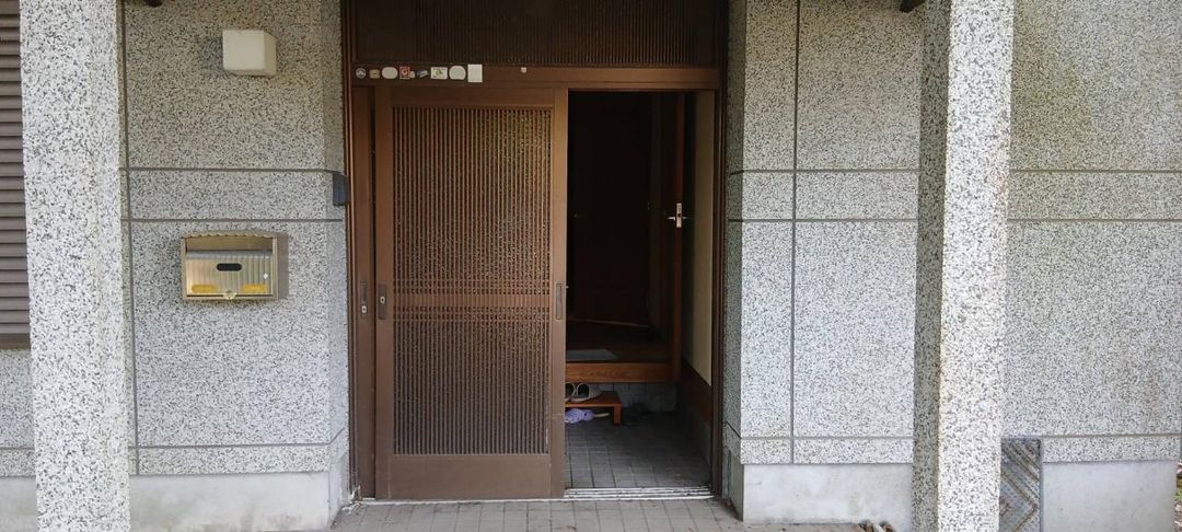 Large 677 sqm Plot with 3DK House for Sale in Kagoshima City - Thumbnail 4