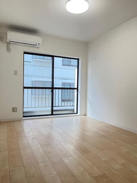 Renovated 3DK Apartment for Sale in Asakusa, Tokyo - Thumbnail 3