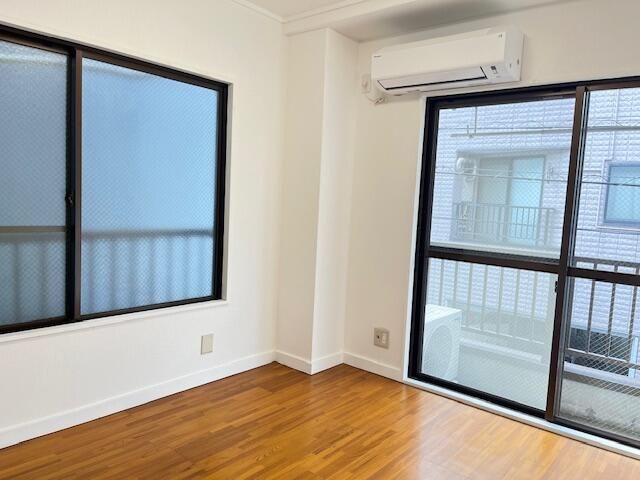 Renovated 3DK Apartment for Sale in Asakusa, Tokyo - Thumbnail 2