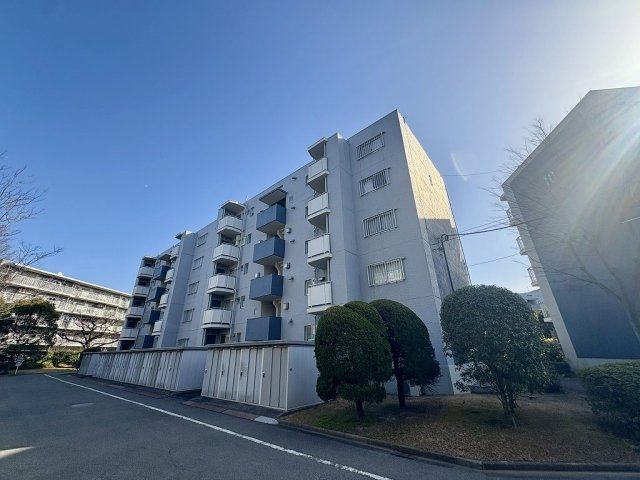 3LDK Renovated Apartment in Urayasu, Chiba for Sale - Thumbnail 2