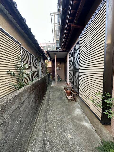 Compact 6DK House with System Kitchen in Saiki, Oita - Thumbnail 2