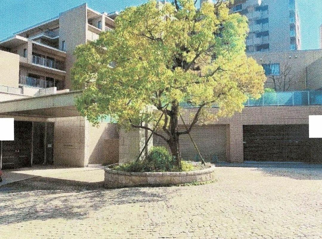 3LDK Apartment for Sale in Toyonaka, Near Senri Chuo Station - Thumbnail 2