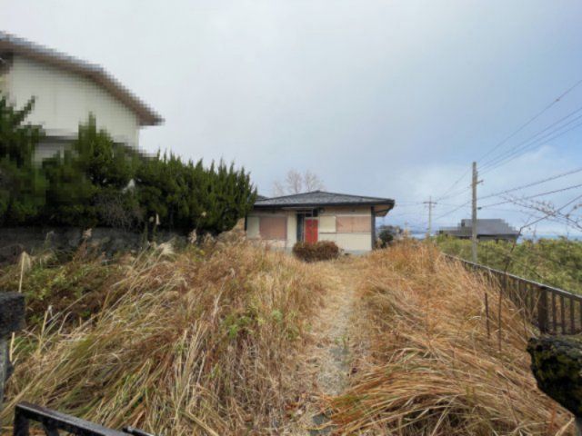 100-Tsubo Land with 3DK House for Sale in Otsu, Shiga - Thumbnail 2