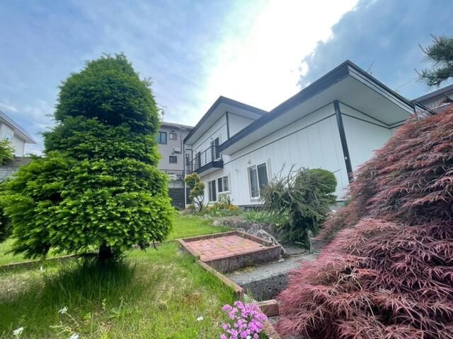 4LDK Detached House on 436sqm Land in Sapporo's Nishi Ward - Thumbnail 2