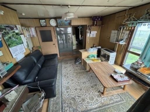 Renovation-Ready 3LDK House on 106 Tsubo Corner Lot in Iwamizawa - Thumbnail 4