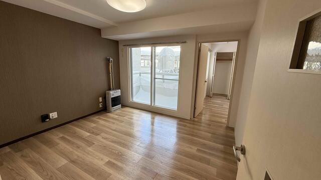 1LDK Apartment for Rent in Sapporo Higashi-ku, Hokkaido - Thumbnail 3