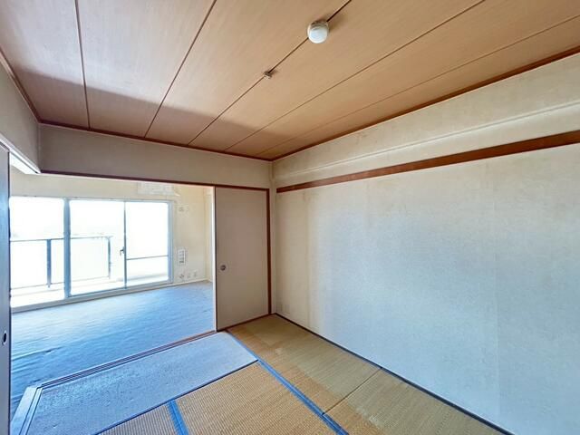 3LDK Apartment for Sale in Izumi City, Osaka - 12th Floor View - Thumbnail 2