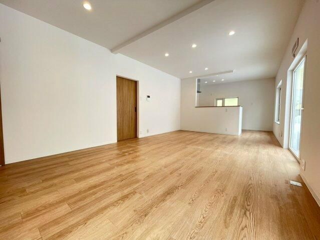 Renovated 4SLDK House in Kitahiroshima, Hokkaido | 2780万 Yen - Thumbnail 2