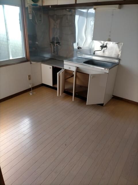 2DK Apartment for Rent in Kashima City, Saga Prefecture - Thumbnail 2