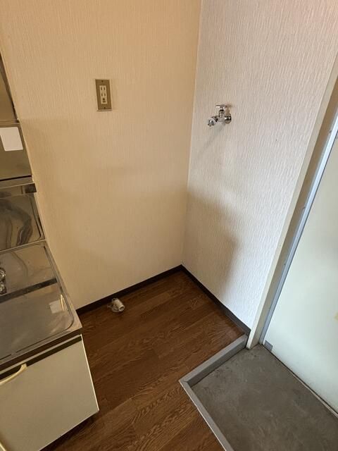 1K Apartment for Rent in Toyama City, Near Ōmachi Station - Thumbnail 3