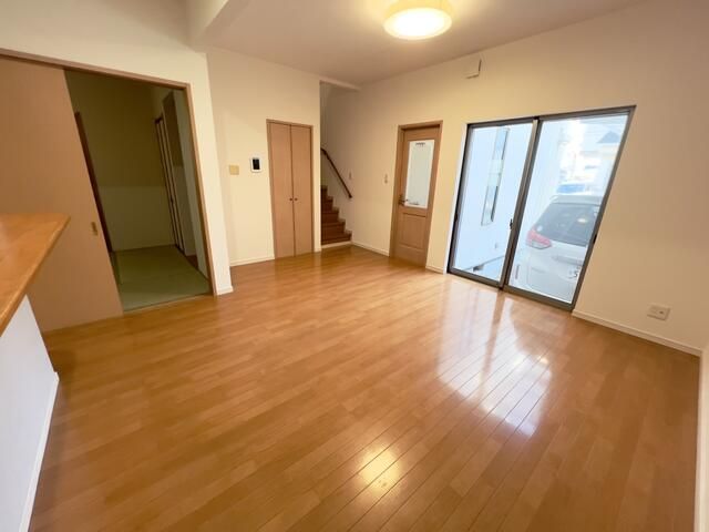 5LDK Detached House for Sale in Izumiotsu, Osaka - Thumbnail 3