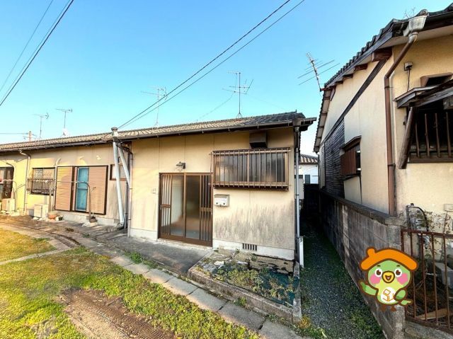 1968 2DK House for Sale in Quiet Iizuka, Fukuoka - 800,000 Yen - Thumbnail 2