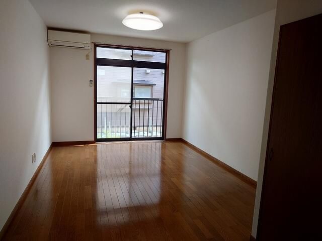 Affordable 1R Apartment in Joetsu with Zero Initial Costs & Free Parking - Thumbnail 2