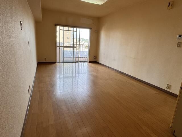 Studio Apartment for Sale in Central Oita City - Thumbnail 3